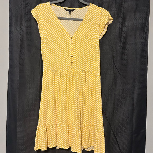 Banana Republic Dresses & Skirts - Banana Republic Yellow and White Shapes Dress Sz Medium